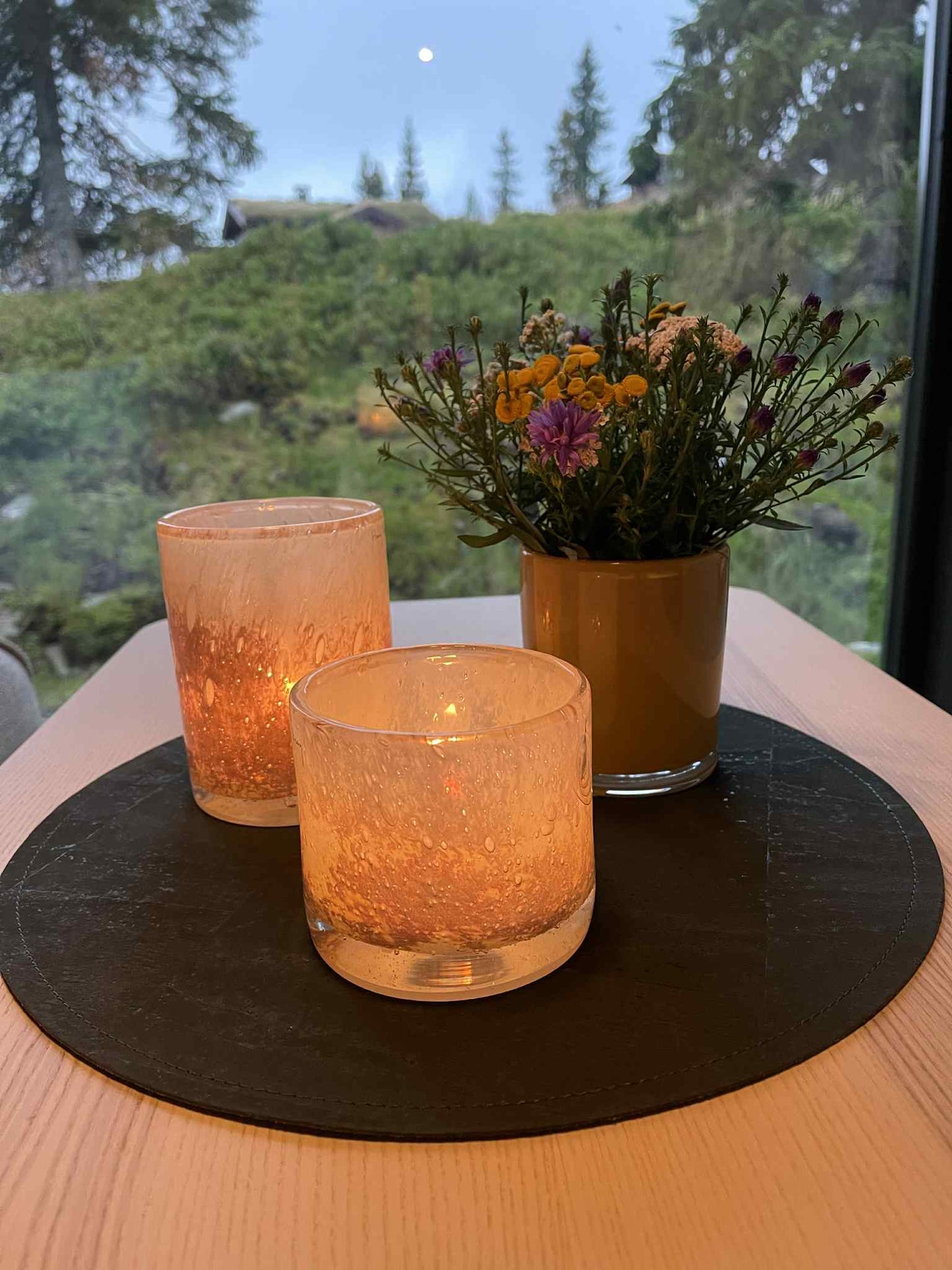 Tosidig spisebrikke/pyntebrikke av korkskinn (mengderabatt)