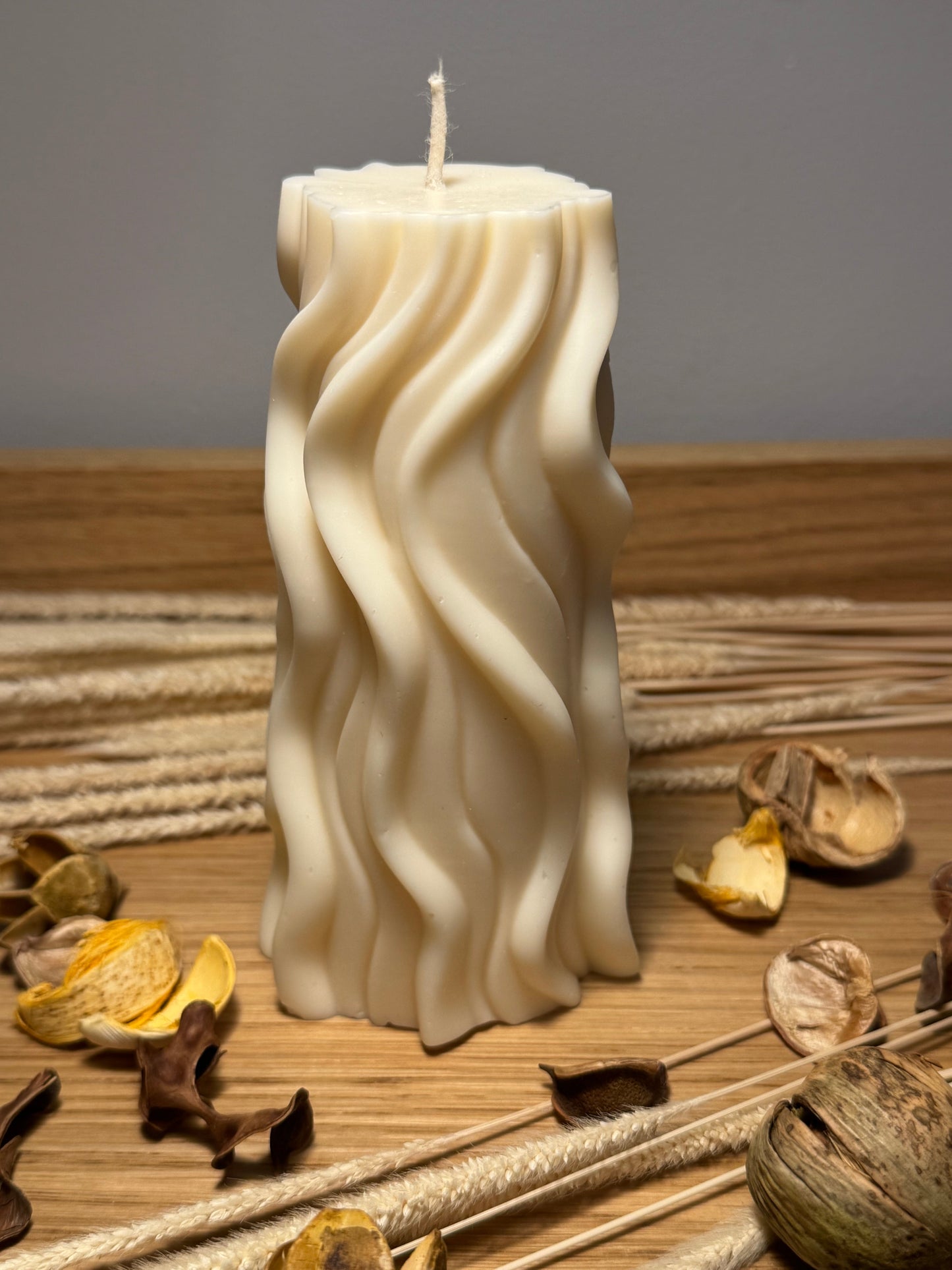 Wave pillar candle