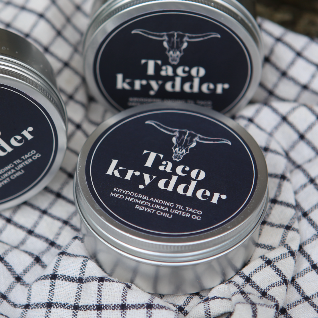 Tacokrydder med urter frå garden