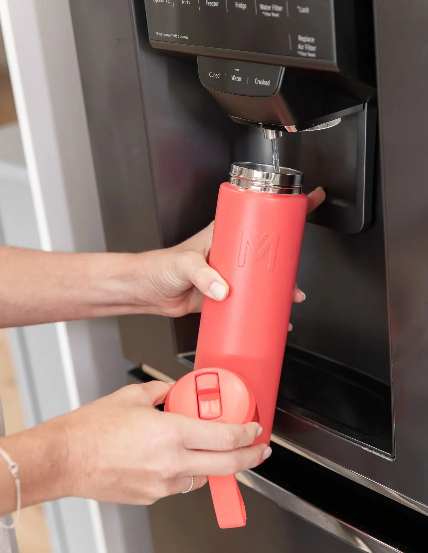 Montii flaske BASE - 700 ml (stor) - velg farge - Lev Logisk