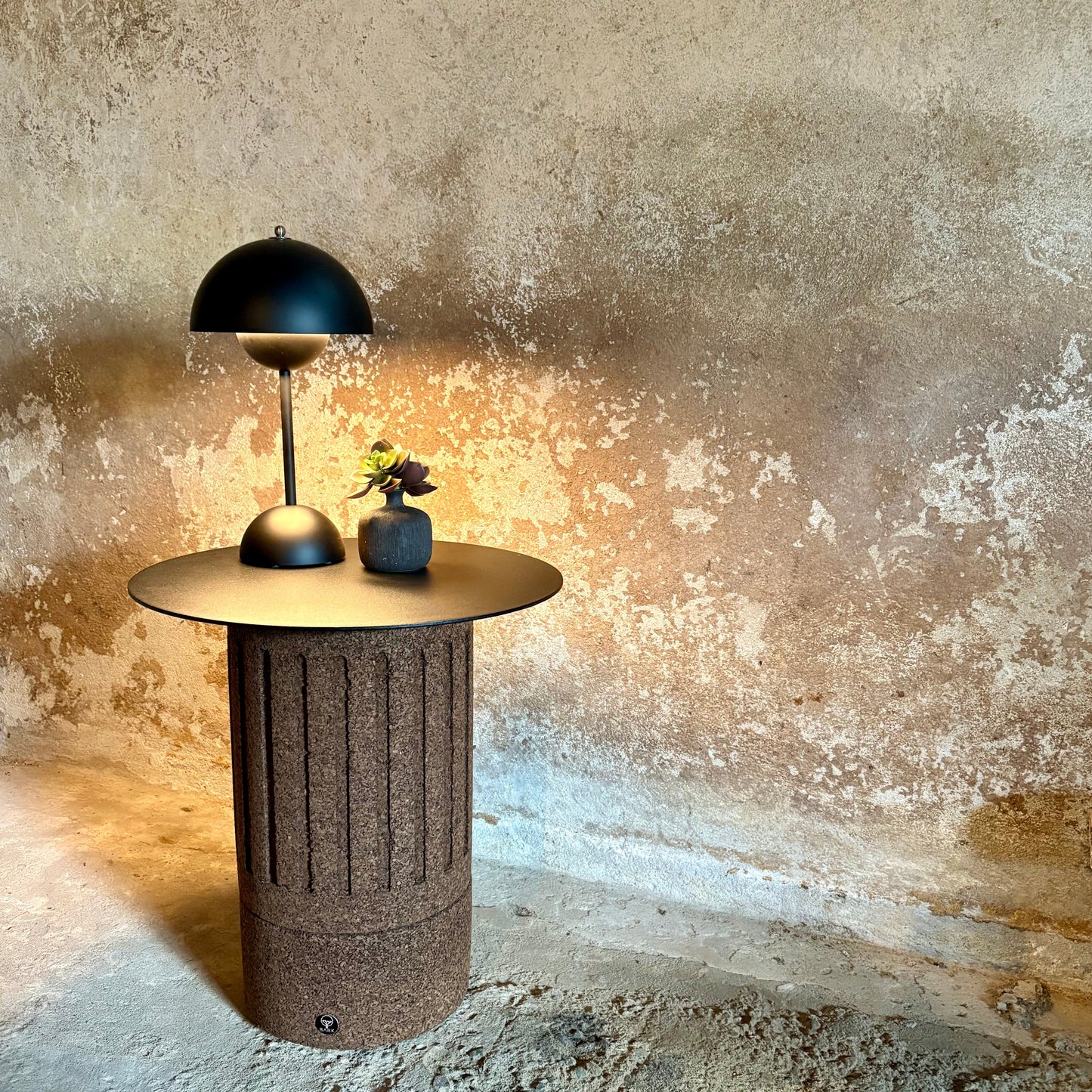 Topplate av metall til Korkii