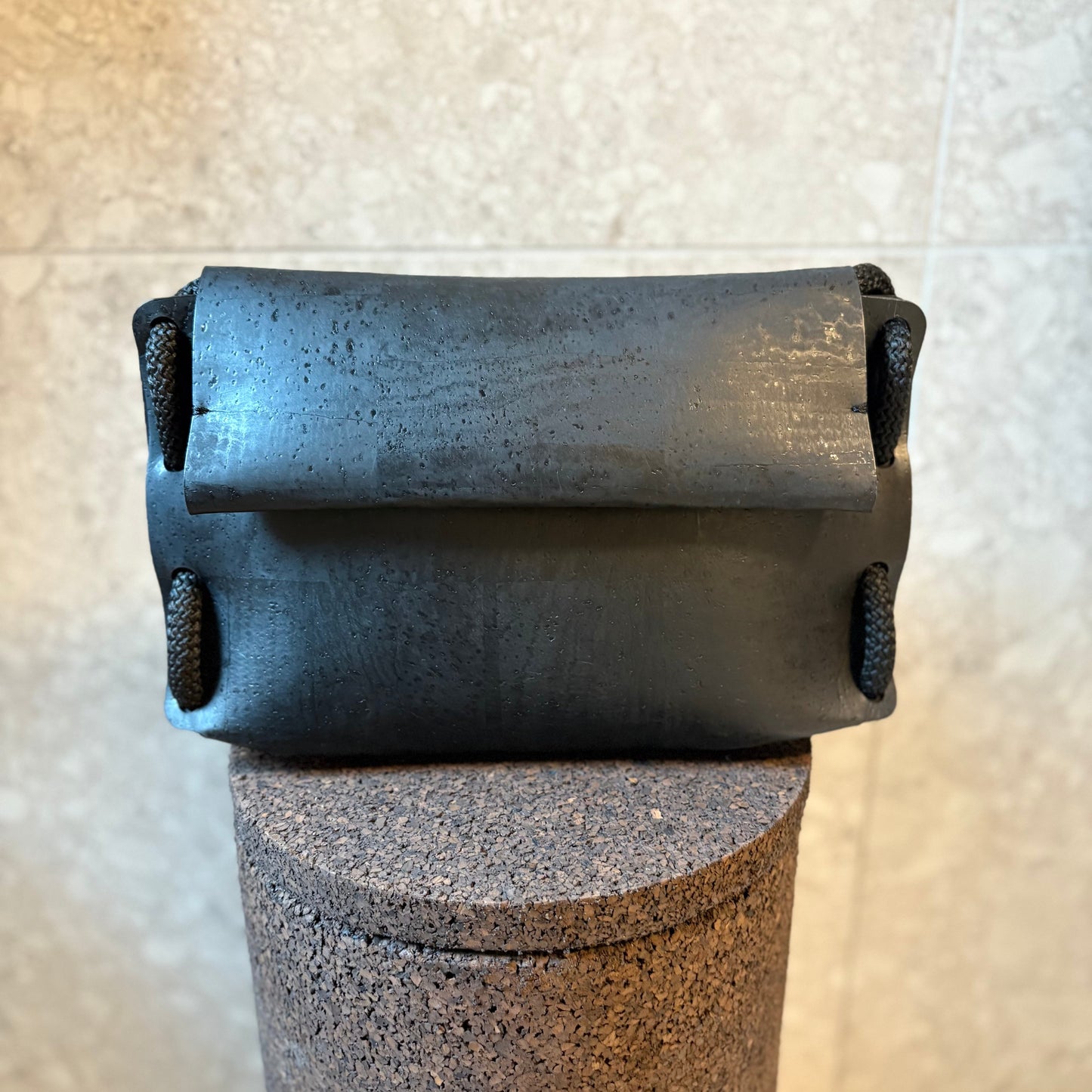 Kumotori - veske av korkskinn