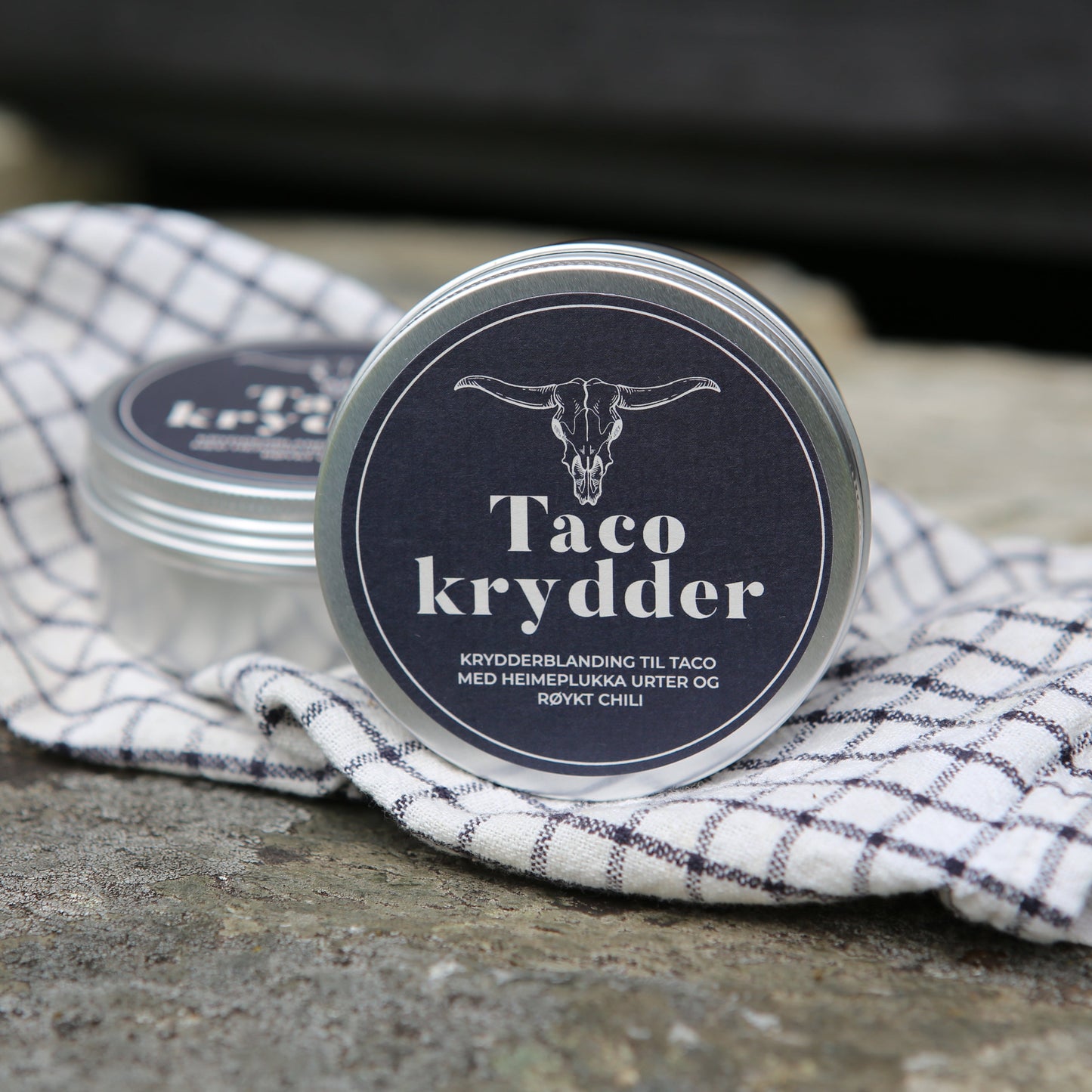 Tacokrydder med urter frå garden