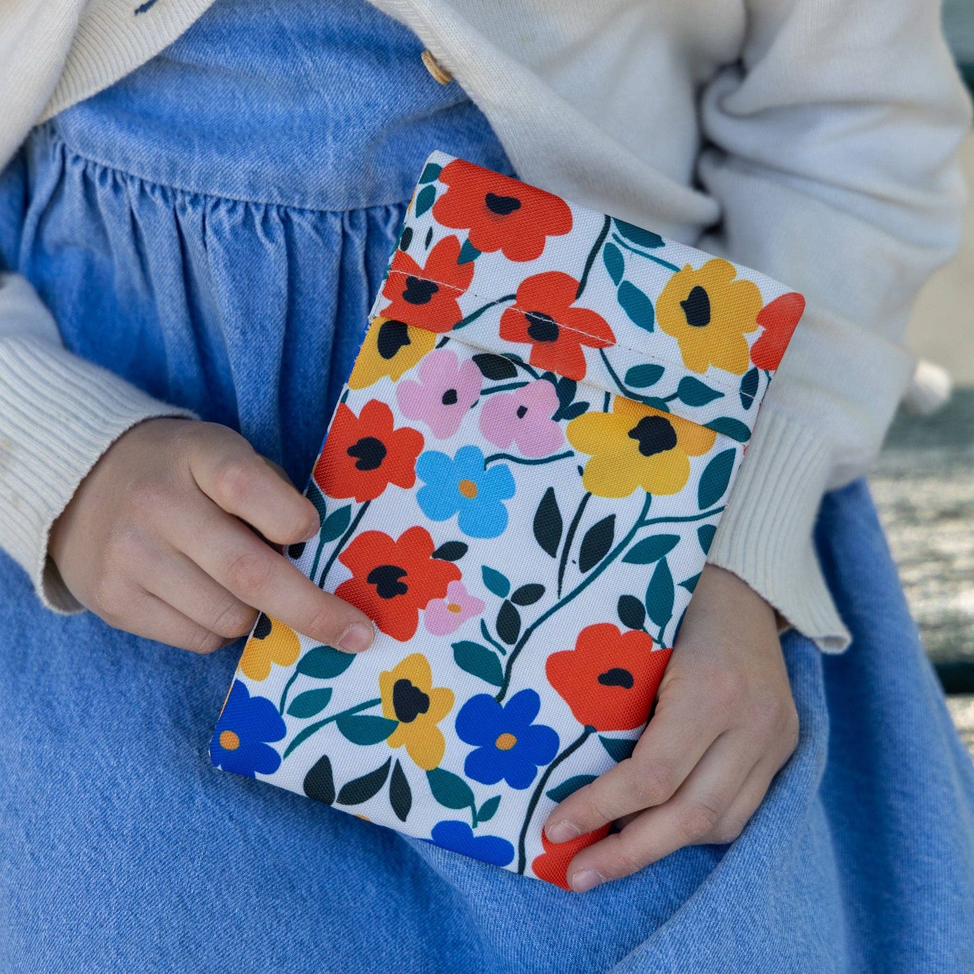 Kjøleelement i stoffpose 2 pk - Blomsterprint - fra Lev Logisk