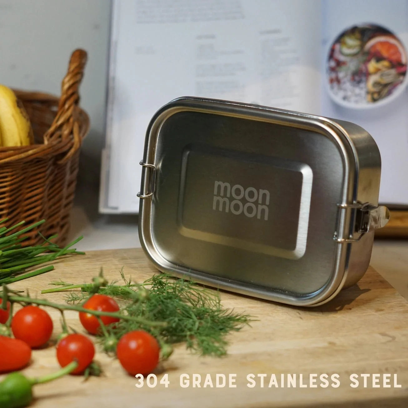 Matboks m/ inndeler i rustfritt stål - Small - 0,8 liter MoonMoon fra Lev Logisk
