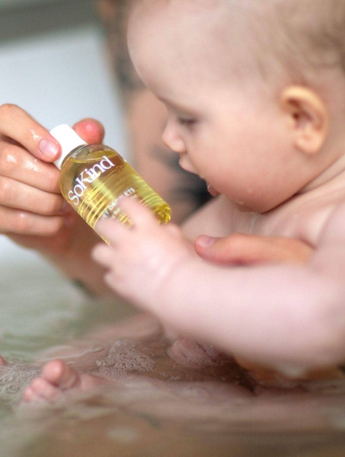 Velvet Droplets Nurturing Baby Bath Oil - Lev Logisk