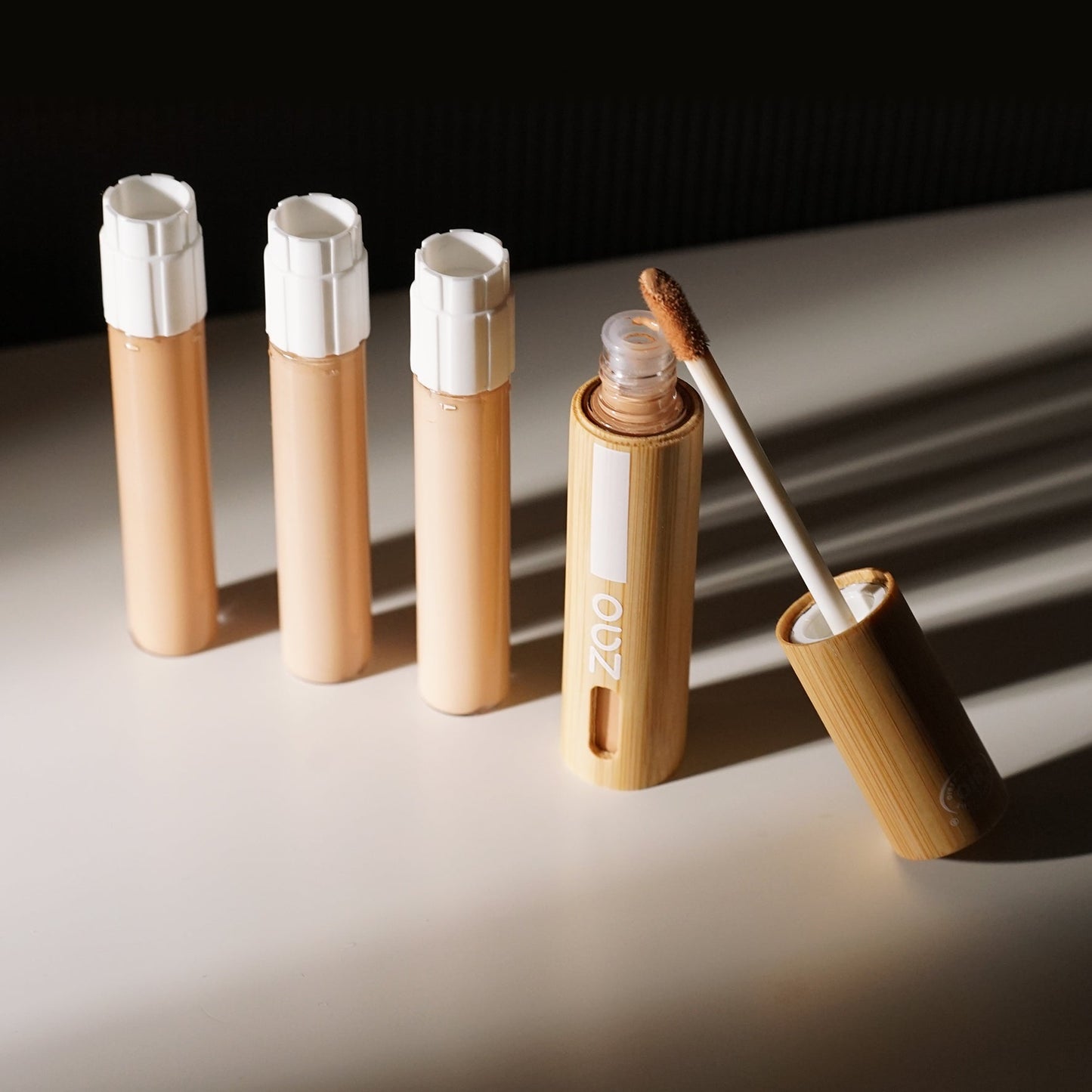 Zao Radiance Liquid Concealer 883 - Medium tan - Lev Logisk
